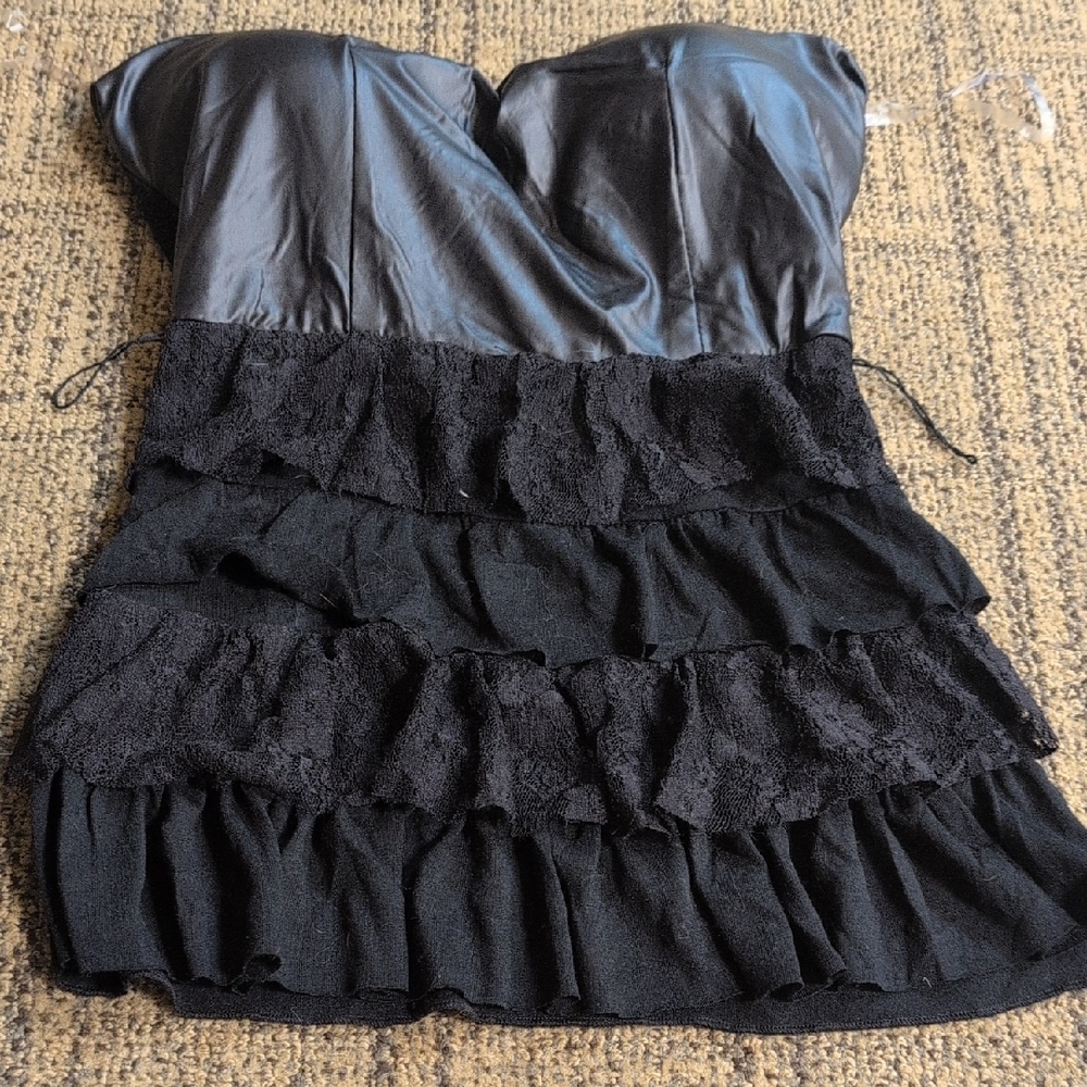 Joyce Leslie Black Strapless Tunic Top